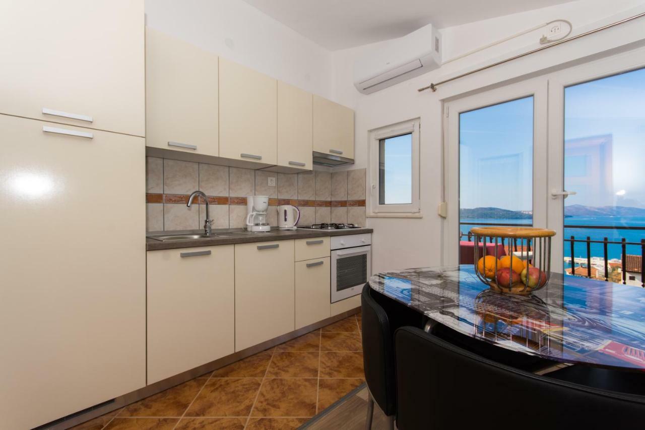 Apartmani Island Trogir Eksteriør bilde